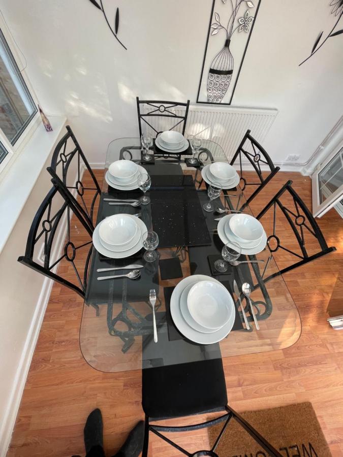 Alder House - A Modern Vibrant 4 Bedroom House Marston Green Eksteriør billede